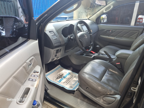 Toyota Hilux 3.0 Srv Cab. Dupla 4x4 Aut. 4p
