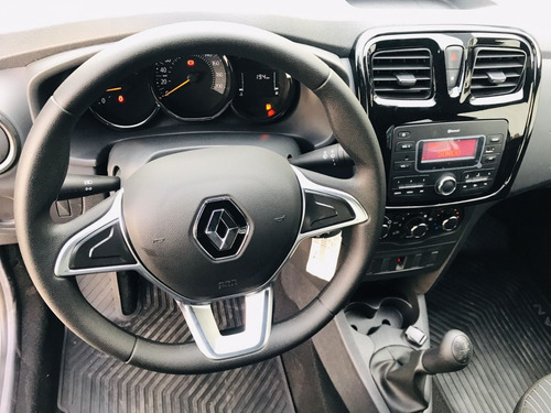 Imagen 13 de 16 de Renault Logan 1.6 16v Life Dm
