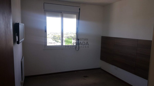 Imagen 11 de 21 de Cómodo Apartamento 2 Dormitorios Piso 9 , Torre San Carlos
