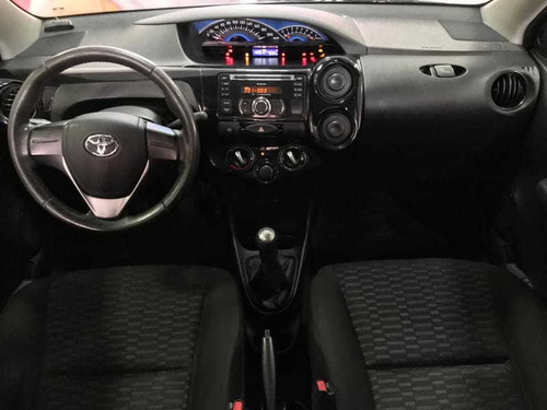 Imagem 6 de 11 de Toyota Etios Sd X