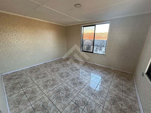 Casa En Venta De 5 Dorm. En La Cisterna