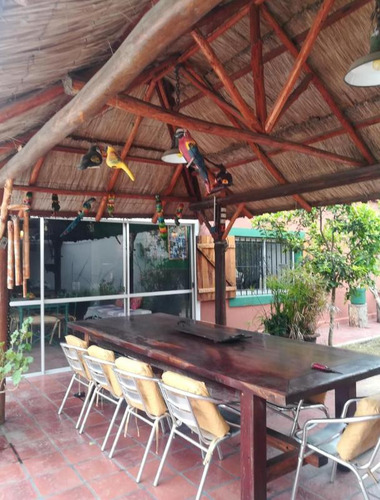 Casa En Venta - 2 Dormitorios 1 Baño - Departamento - 1.000mts2 - Chascomús