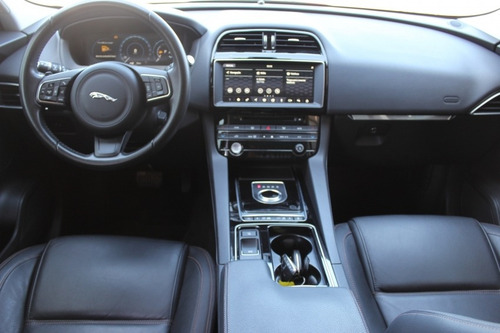 Jaguar F-pace 2.0 Prestige