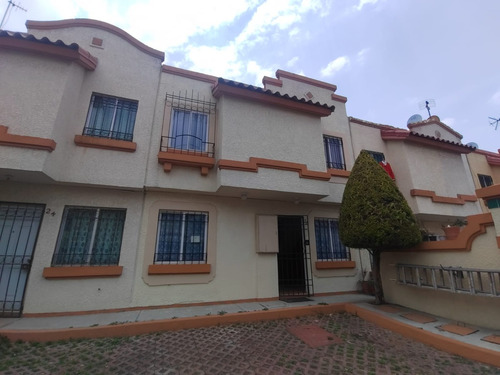 Venta De Casa En Privada Bayona Villa Del Real Tecámac, Se Aceptan Créditos, Excelente Ubicación.