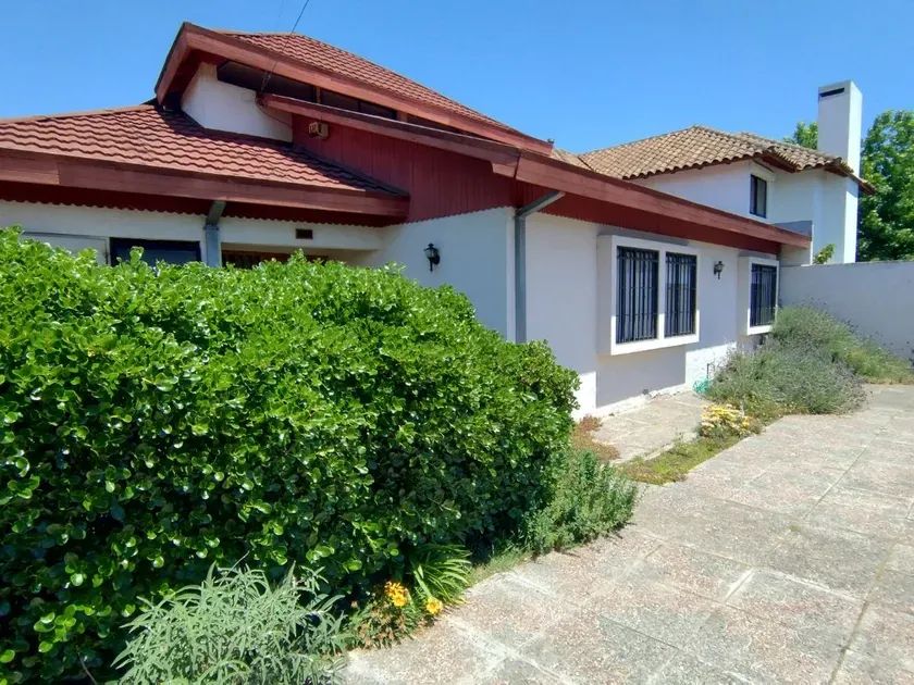 Imagen 2 de 21 de Gran Oportunidad Se Vende Casa Cómoda En Condominio En Talca