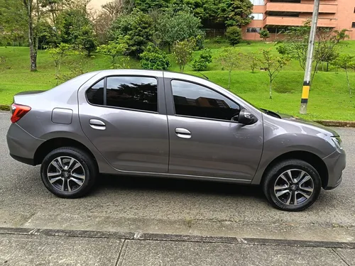 Renault Logan 1.6 Intens Aut