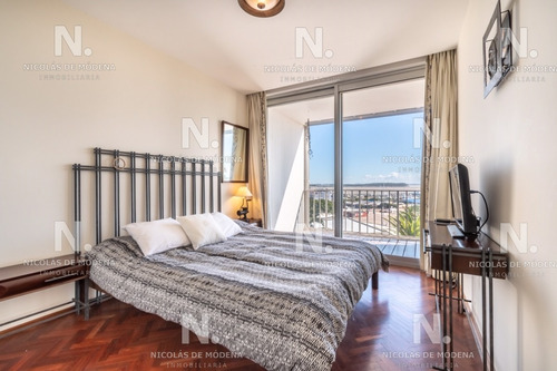 Venta Apartamento De 2 Dormitorios Con Vista Al Puerto, Punta Del Este- Ref: 2994