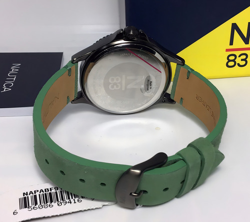 Relógio de pulso Nautica NAPABF919, analógico, para homem, fundo prateado, com pulseira de couro verde musgo e fivela simples