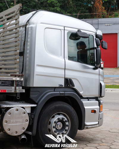Scania P-310 - Ano: 2017 - 4o Eixo - Carroceria