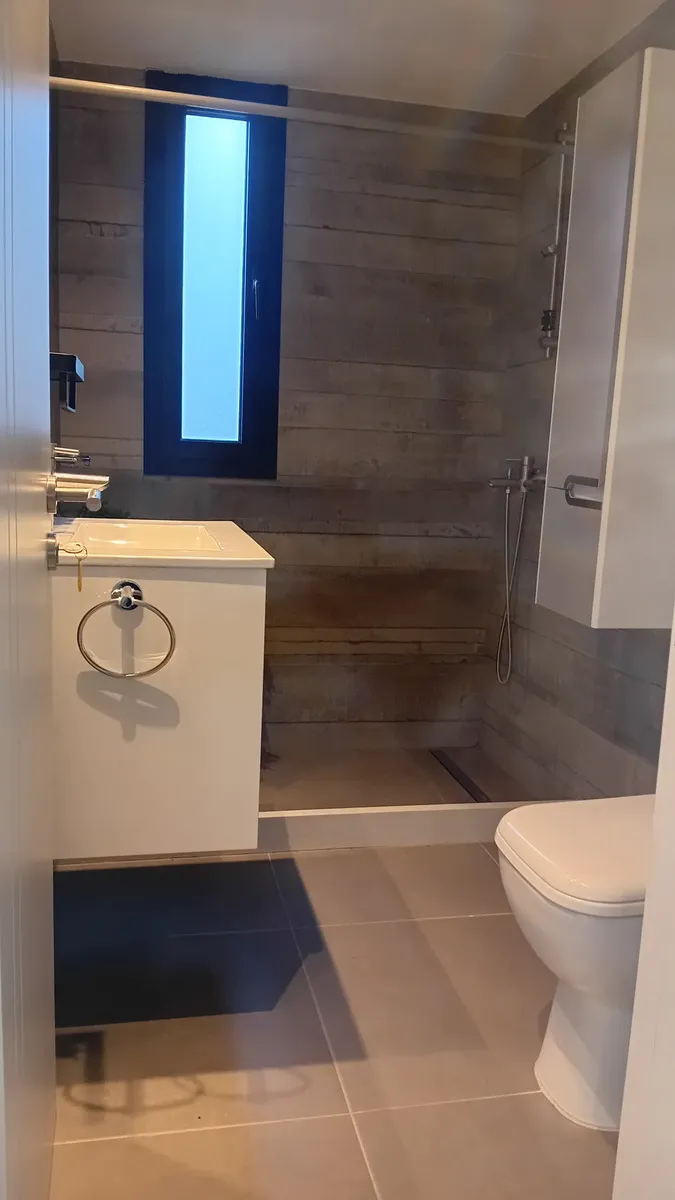 Hermoso Apto Listo Para Entrar. Cocina Definida Empotrado.  Prevision Lavarropa O Lavavajilla. Garage Fijo Y Parrillero Propio. Vista Al Parque Muy Soleado. Calefaccion · Foto 5