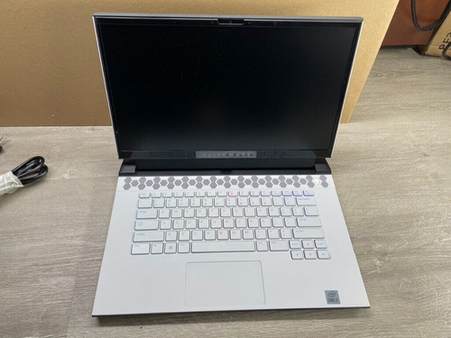 Imagen 4 de 4 de Alienware M15 Gaming Laptop R4 Lunar Light, I7-10870h, 16gbg