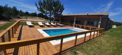 Imagen 10 de 13 de Casa. 5 Dormitorios Más Dependen