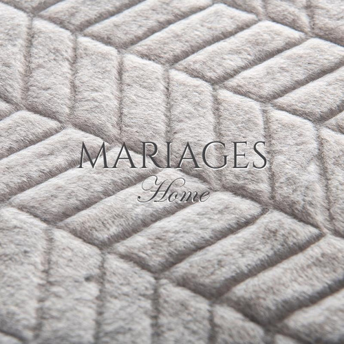 Frazada Mariages Home Salamanca Flannel edredón queen color bordó con diseño lisa de 240cm x 230cm