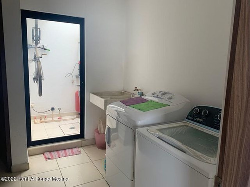 Imagen 3 de 20 de Renta Casa Con Vigilancia Y Terraza En Juriquilla Crb