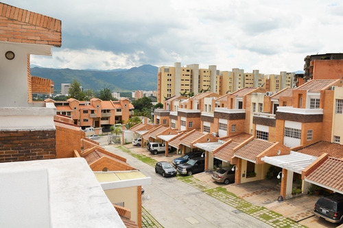 Imagen 27 de 29 de Townhouse En Alquiler, Piedras Pintadas En Res. Monte Plata, Valencia LG