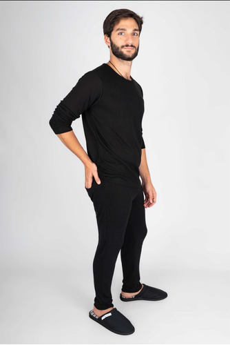 Imagen 2 de 8 de Pijama Hombre Tony Mangas Largas Negro Waffle Invierno Jelue