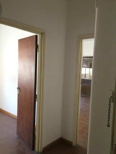 Centro - Zona Tribunales - Oficina En Venta Sobre 27 De Abril 46m2