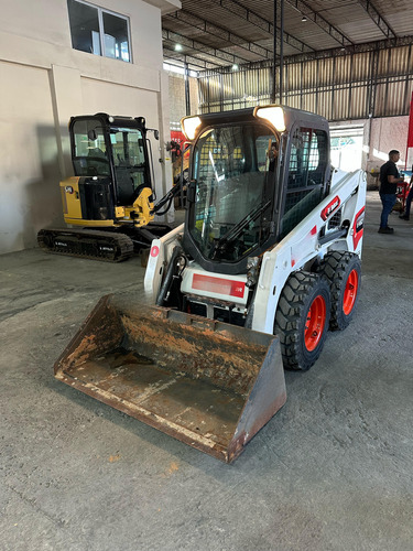 Mini-escavadeira Bobcat S450 2022