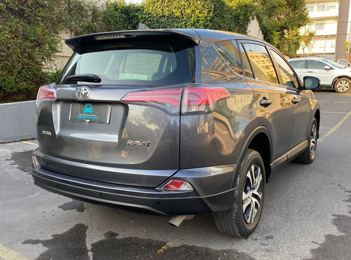 Imagen 8 de 25 de Toyota Rav4
