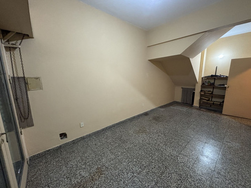 Casa + 2 Locales En Inmaculado Estado De Conservación!