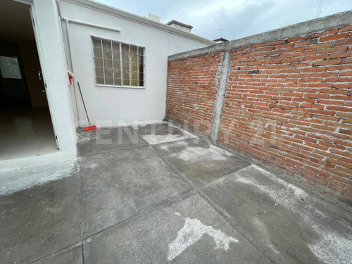 Casa En Venta Sobre Avenida Gandhí, San Juan Del Río, Querétaro.
