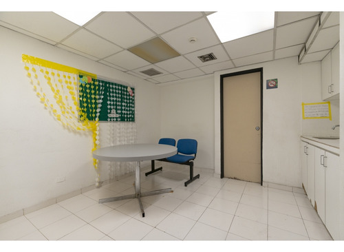 Se Vende Edf Comercial/industrial La Urbina Calle 1 78-25-05