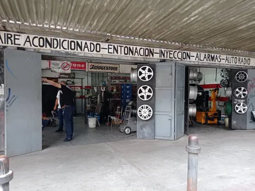 Traspaso Local Con Fdo.de Comercio Cauchera En Bello Monte, A Pie De Calle. Inf. Ma. Fda. Varela