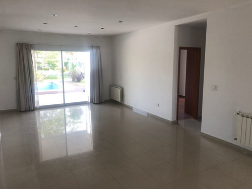 Imagen 4 de 17 de Casa En Venta En Altos De Hudson Ii