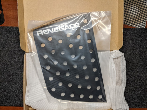 Imagem 3 de 3 de Cobertura Janela Traseira Renegade
