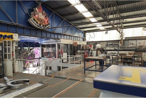 Bodega De 1,150 M² En Venta En Santa Rosa Jauregui A Solo 30 Metros De Paseo De La República