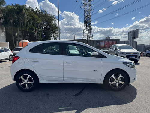Chevrolet Onix HATCH LTZ 1.4 8V FlexPower 5p Mec.