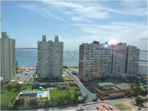Imagen 15 de 22 de Excelente Apartamento Frente Al Mar !
