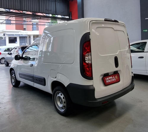 Imagem 3 de 8 de Fiat Fiorino 2019 1.4 Flex 4p
