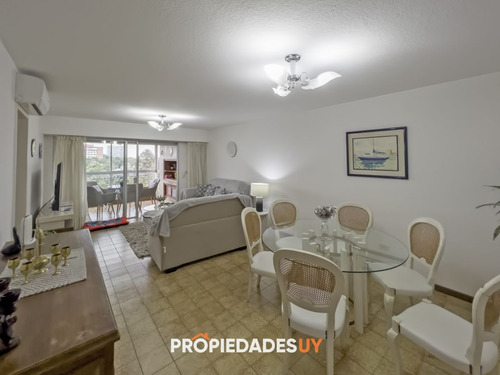 Imagen 7 de 23 de Muy Lindo Apartamento En Piso Intermedio.
