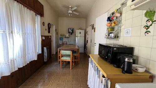 Imagen 4 de 17 de Excelente Chalet De 5 Ambientes En Ituzaingó Norte
