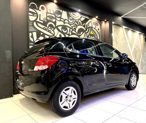 Chevrolet Onix Onix 1.0 LT SPE/4