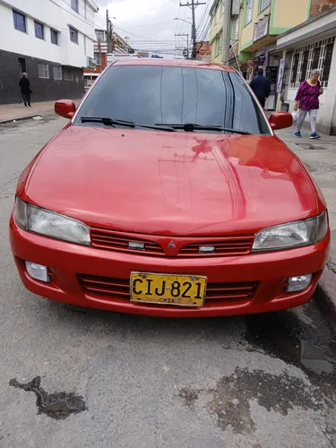 Mitsubishi Lancer 1.3 Gl 5 p