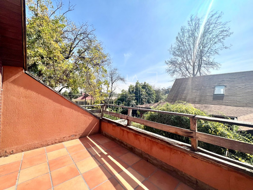 Clásica, Amplios Jardines 5d 3b+servicios