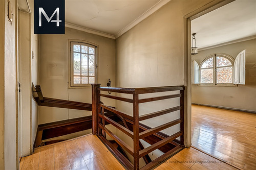 Casa En Venta De 4 Dorm. En Ñuñoa