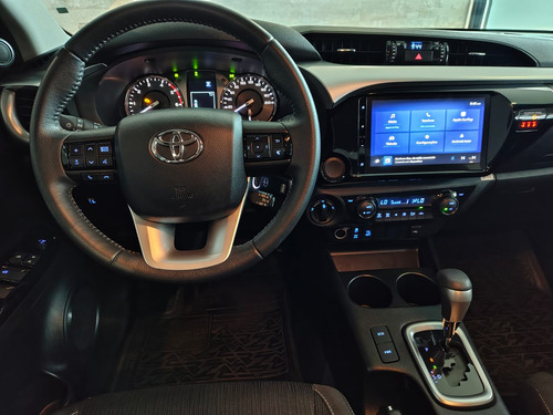 Toyota Hilux 2.8 SR CABINE DUPLA 4X4 A/T