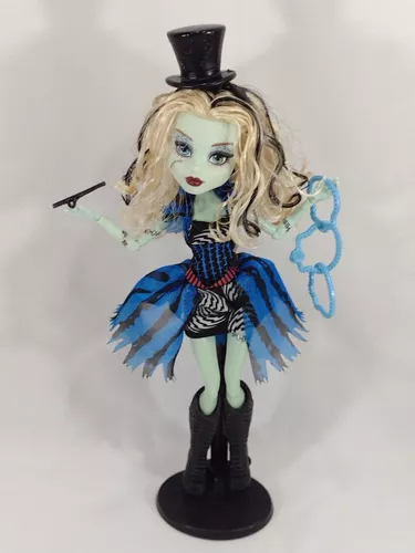 Boneca Frankie Stein Freak Du Chic Circo Mágico Monster High