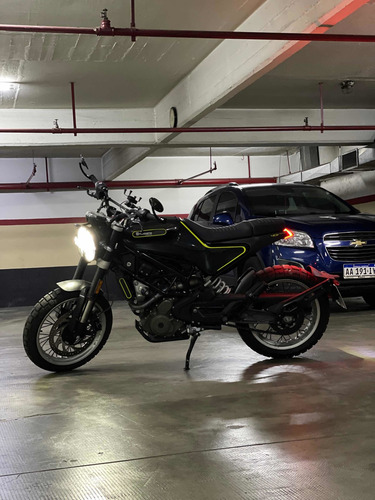 Imagen 3 de 15 de Husqvarna Svartpilen