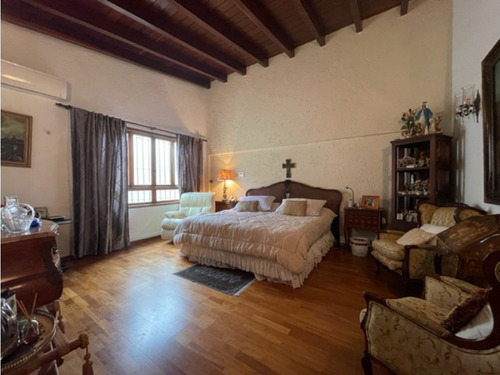 Se Vende Casa 800 M² 8h/10b/10p Cerro Verde