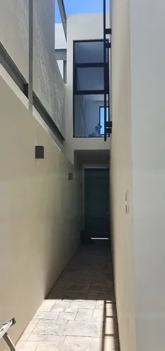 Preciosa Casa Seminueva Moderna, Amplia Iluminada Para Cualquier Requerimientos, Amplia Recamara Con Baño En Pb, 4 Rec Con Baño Propio, Exclusivo Para Vivir O Inversion