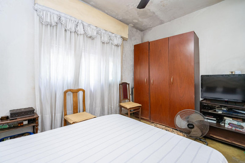 Venta Ph Tres Ambientes Parque Chacabuco. Independiente. Sin Expensas