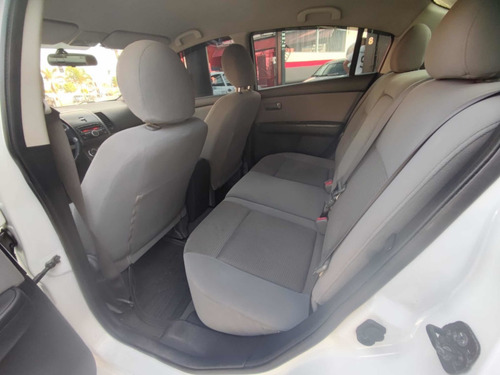 Imagem 8 de 15 de Nissan Sentra 2013 2.0 S Flex Aut. 4p