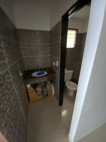 Alquiler. Apto Profes. 10 Oficinas O Habitaciones. Moderno