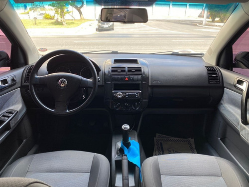 Imagem 8 de 14 de Volkswagen Polo Sedan 1.6 Mi 8v 2009 Manual