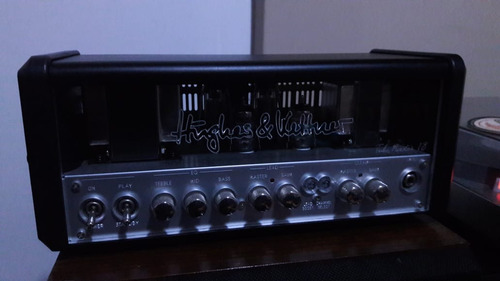 Amplificador Valvular Hughes & Kettner Tubemeister 18