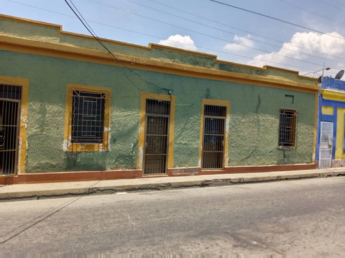 Lucrecia Escorcha Casa Comercial En Venta En La Calle Branger De San Blas Cód 237322